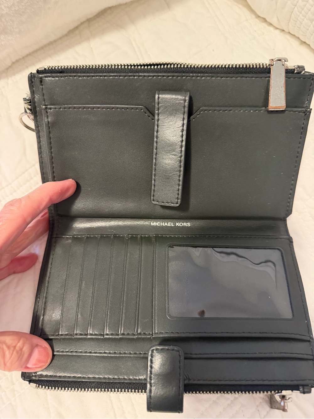Michael Kors Black & White Graffiti Wristlet/Phone Wallet 7.5x4.5 - Picture 3 of 10